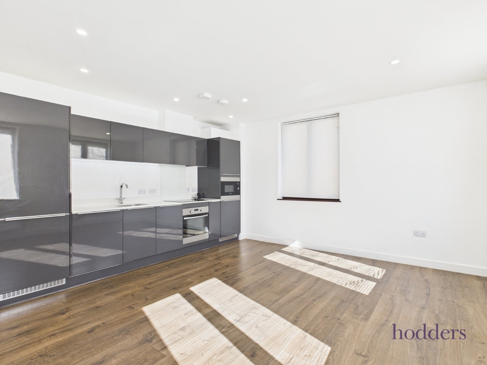 Flat Hamilton Close in Borough of Runnymede