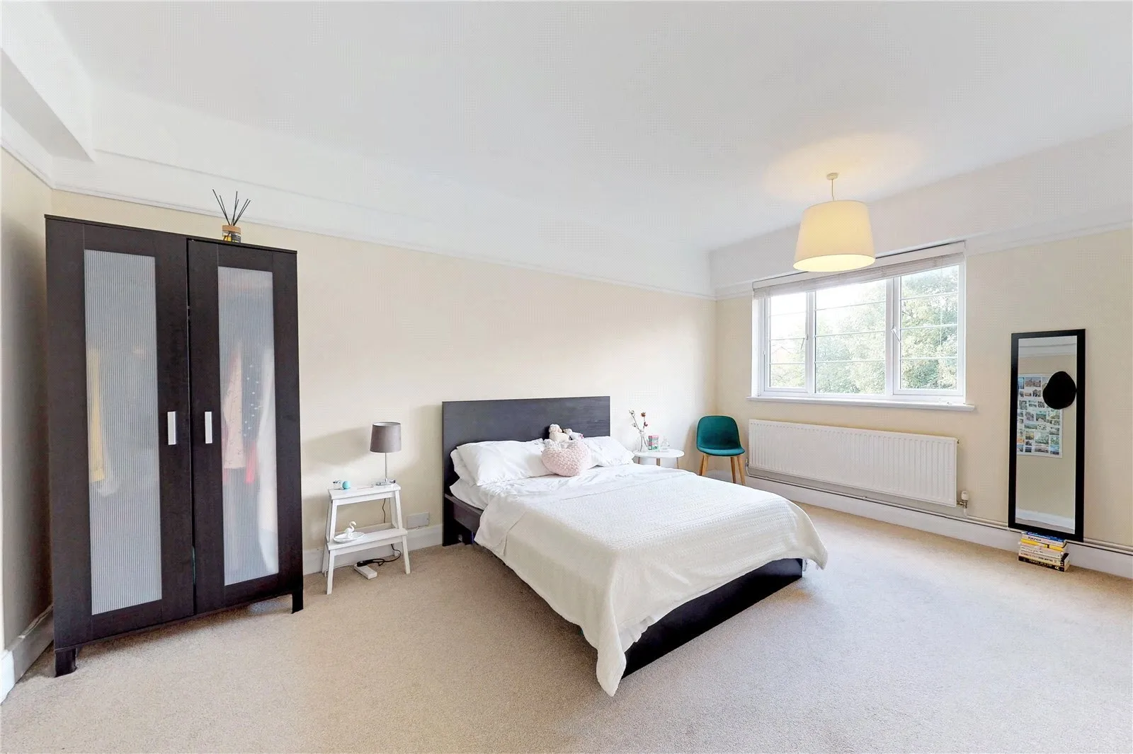 Flat West End Lane in Greater London