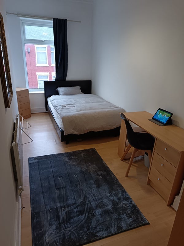 Flat Heald Place in Manchester