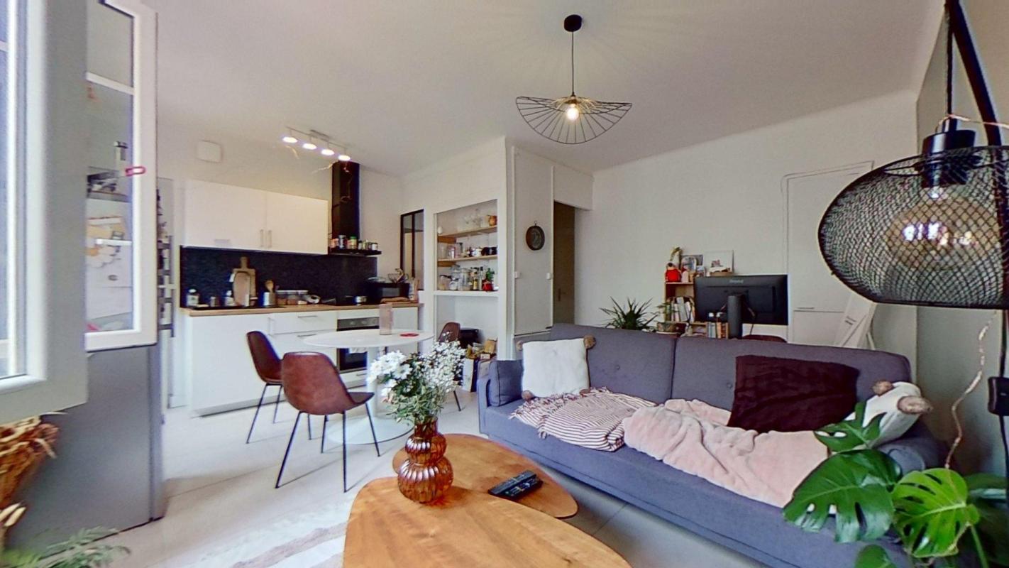 Flat Rue de Saint-Cyr in Lyon