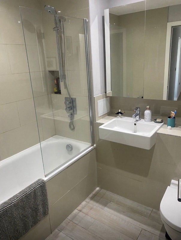 Room Tyssen Street in Greater London