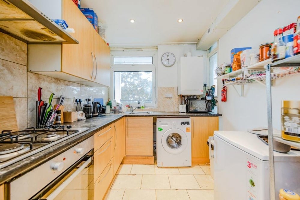 Flat Lamble Street in Greater London