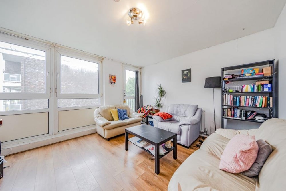 Flat Lamble Street in Greater London