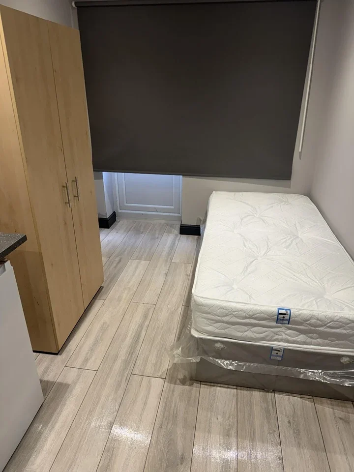 Flat Forbes Avenue in Hertsmere