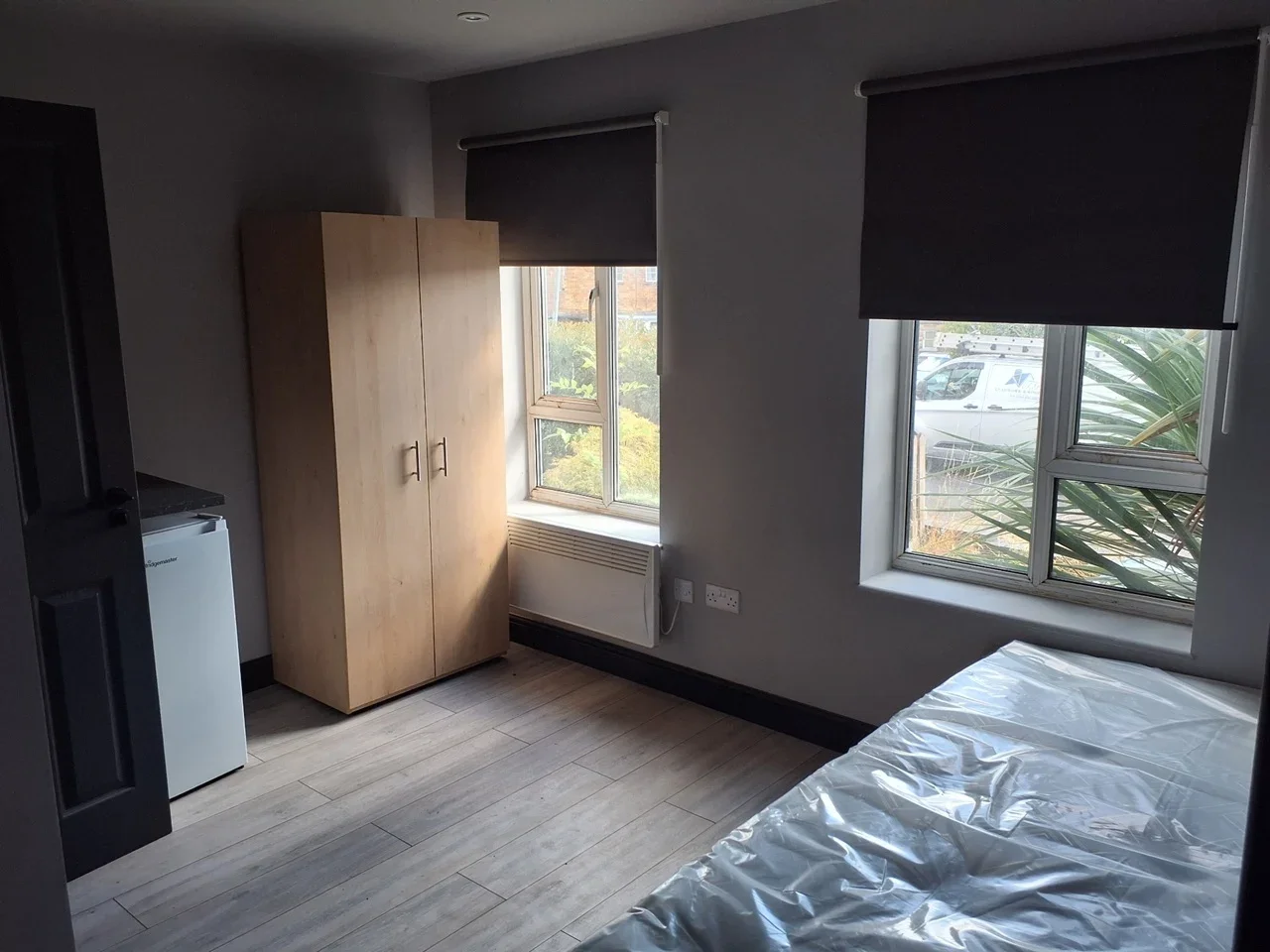 Flat Forbes Avenue in Hertsmere