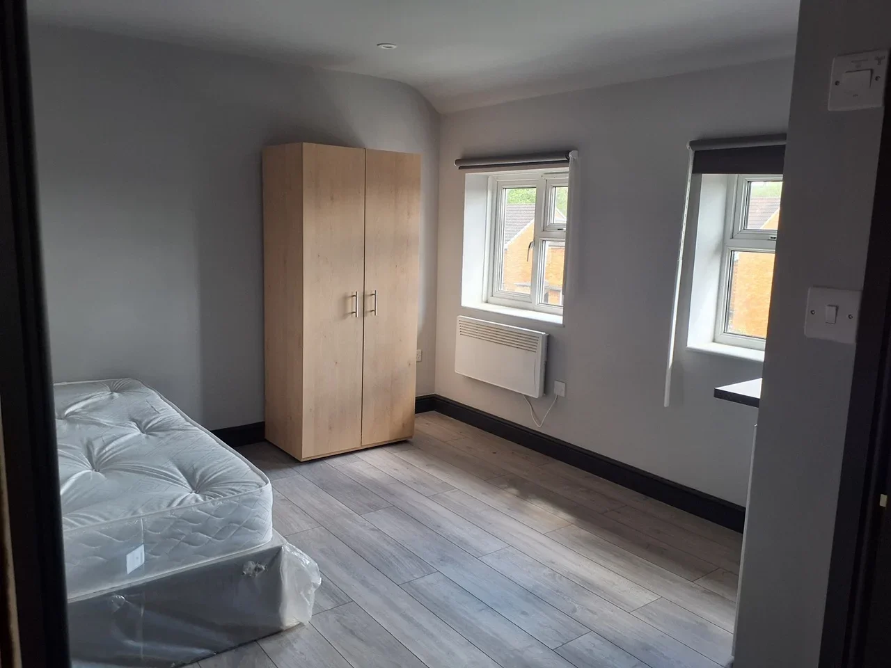 Flat Forbes Avenue in Hertsmere
