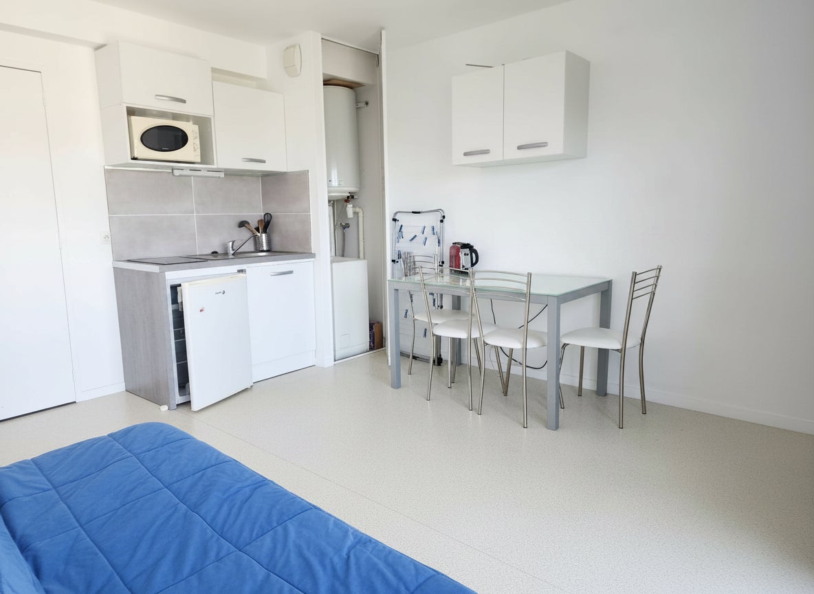 Room Rue du Lerioux in Saint-Nazaire