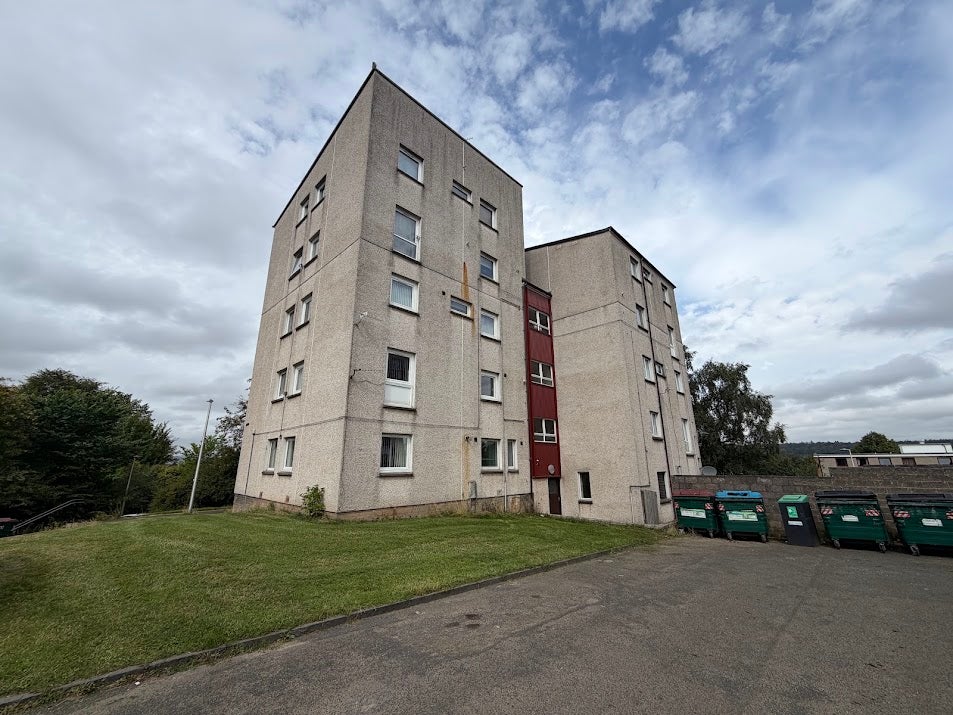 Flat Tweed Crescent in Dundee