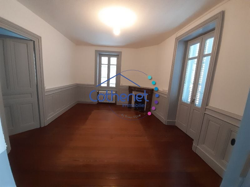 Flat Rue de Charlieu in Cours