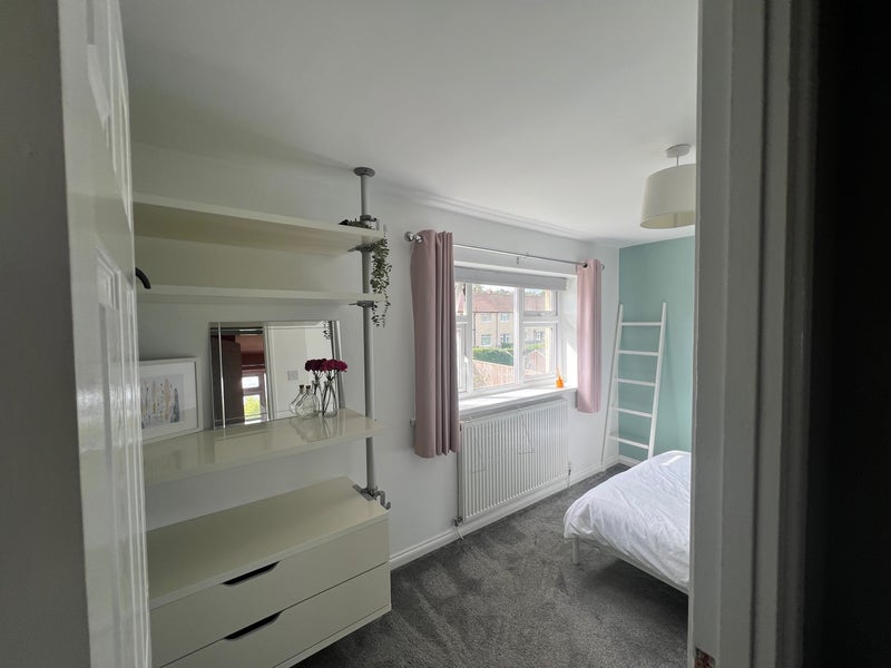 Room Broomhouse Road in West Wylam
