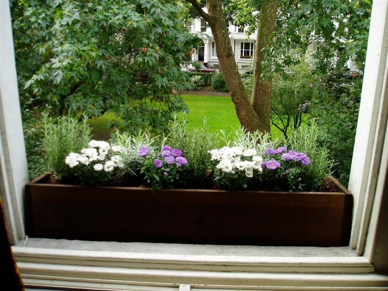 Room Cornwall Gardens in Greater London