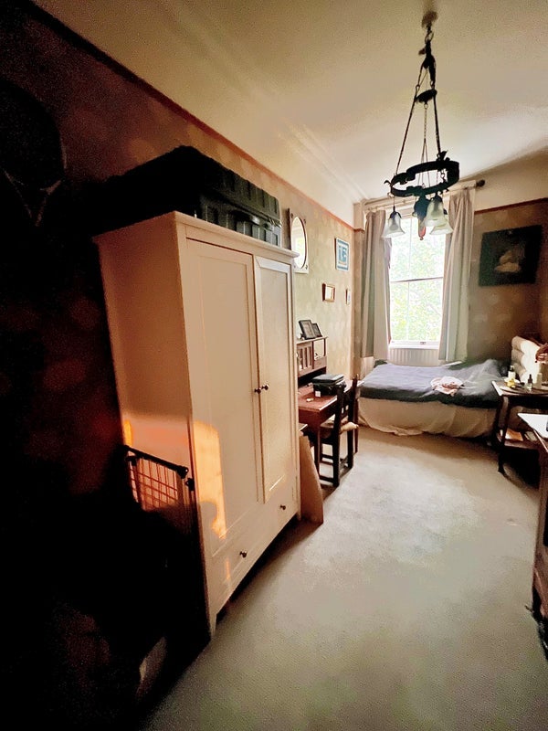 Room Cornwall Gardens in Greater London