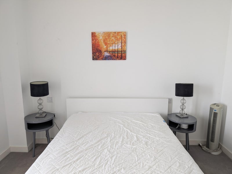 Room Devan Grove in Greater London