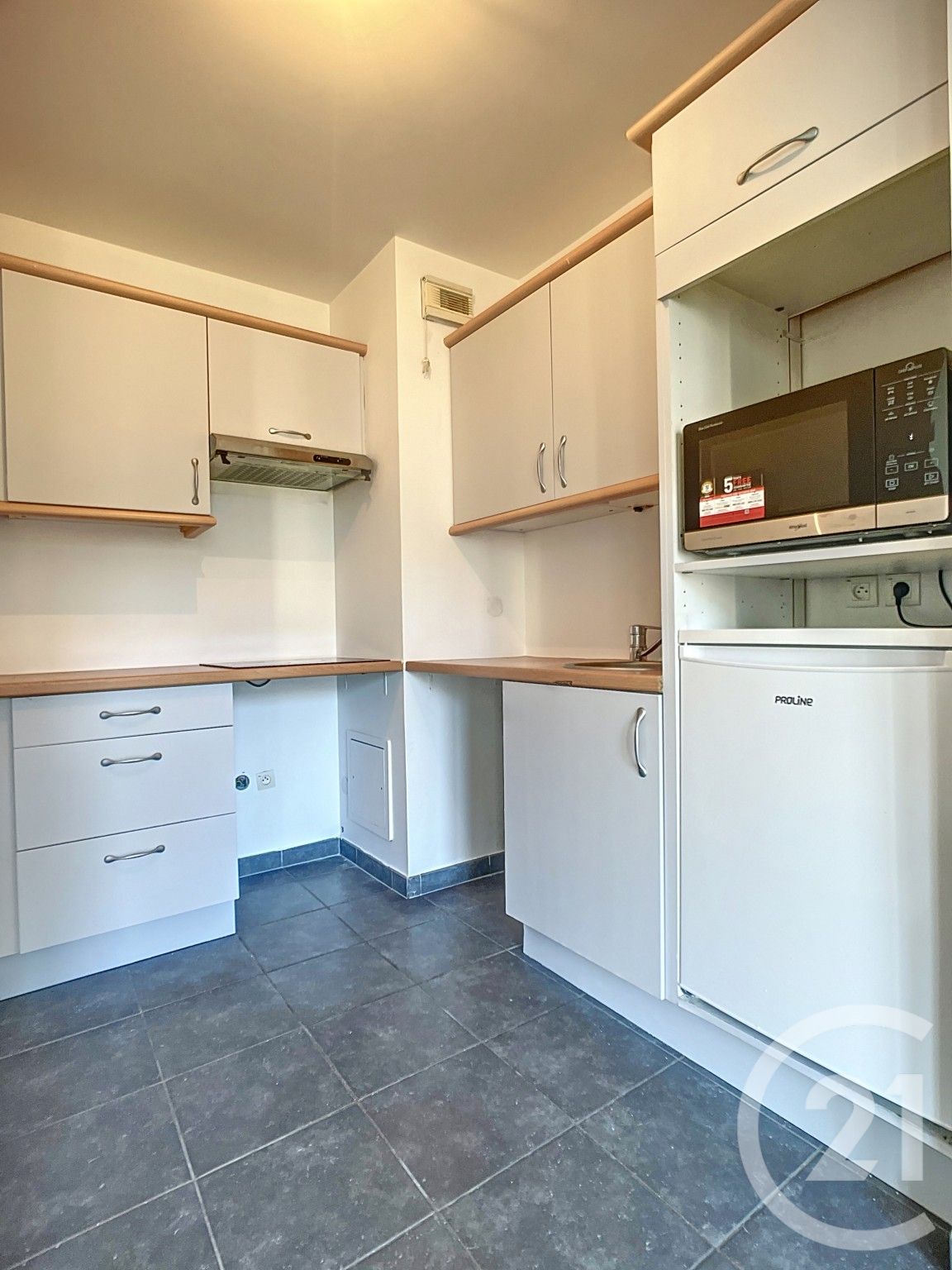 Flat Rue Maurice Champeau in Issy-les-Moulineaux