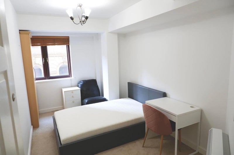 Room Dickinson Street in Manchester