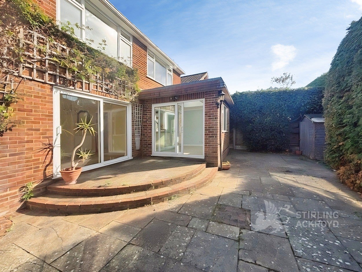House Elizabethan Gardens in Bassetlaw
