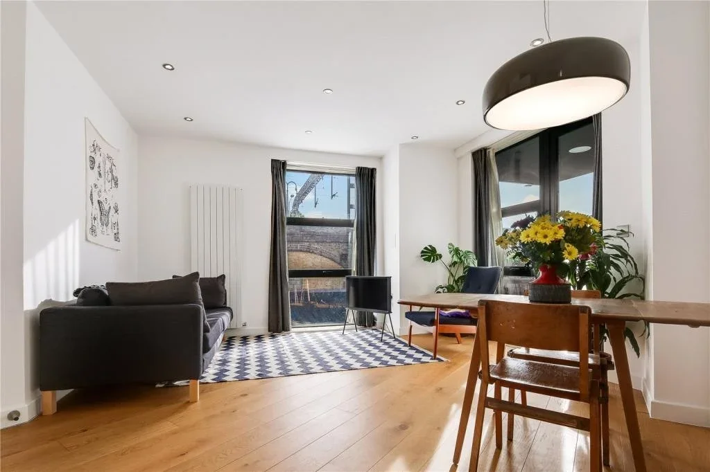 Flat Clare Street in Greater London