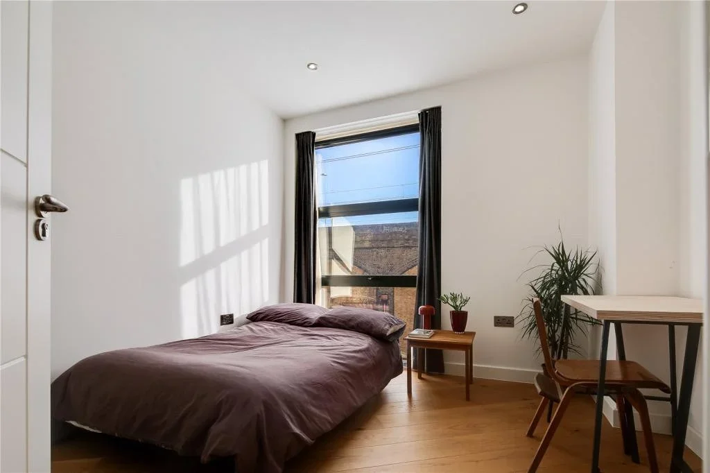 Flat Clare Street in Greater London