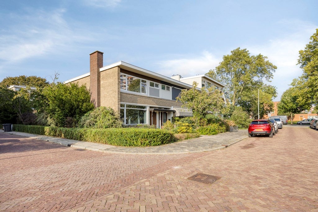 Huis Johannes Meybeeklaan 15 in Voorburg