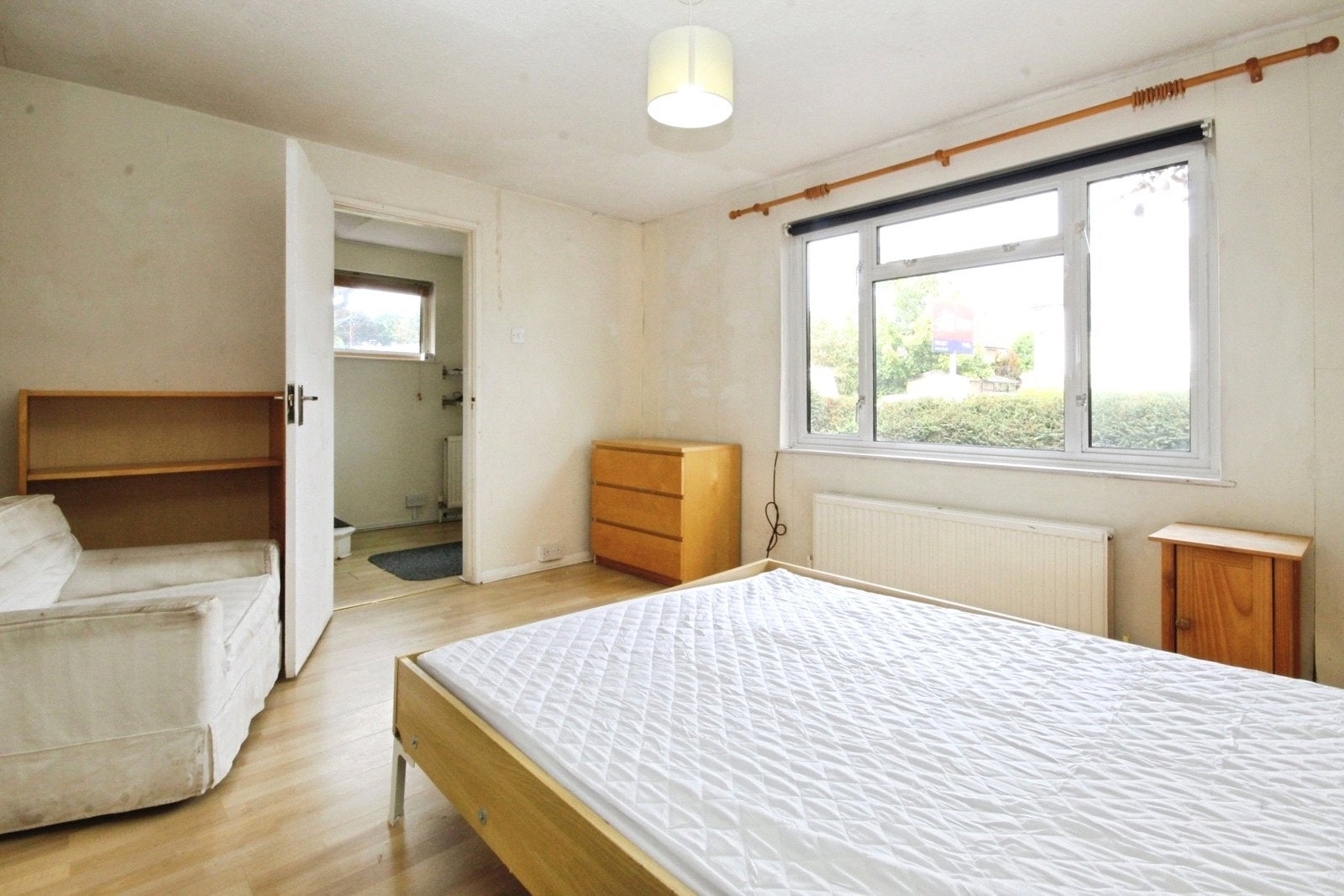 Room The Crescent in Borough of Runnymede