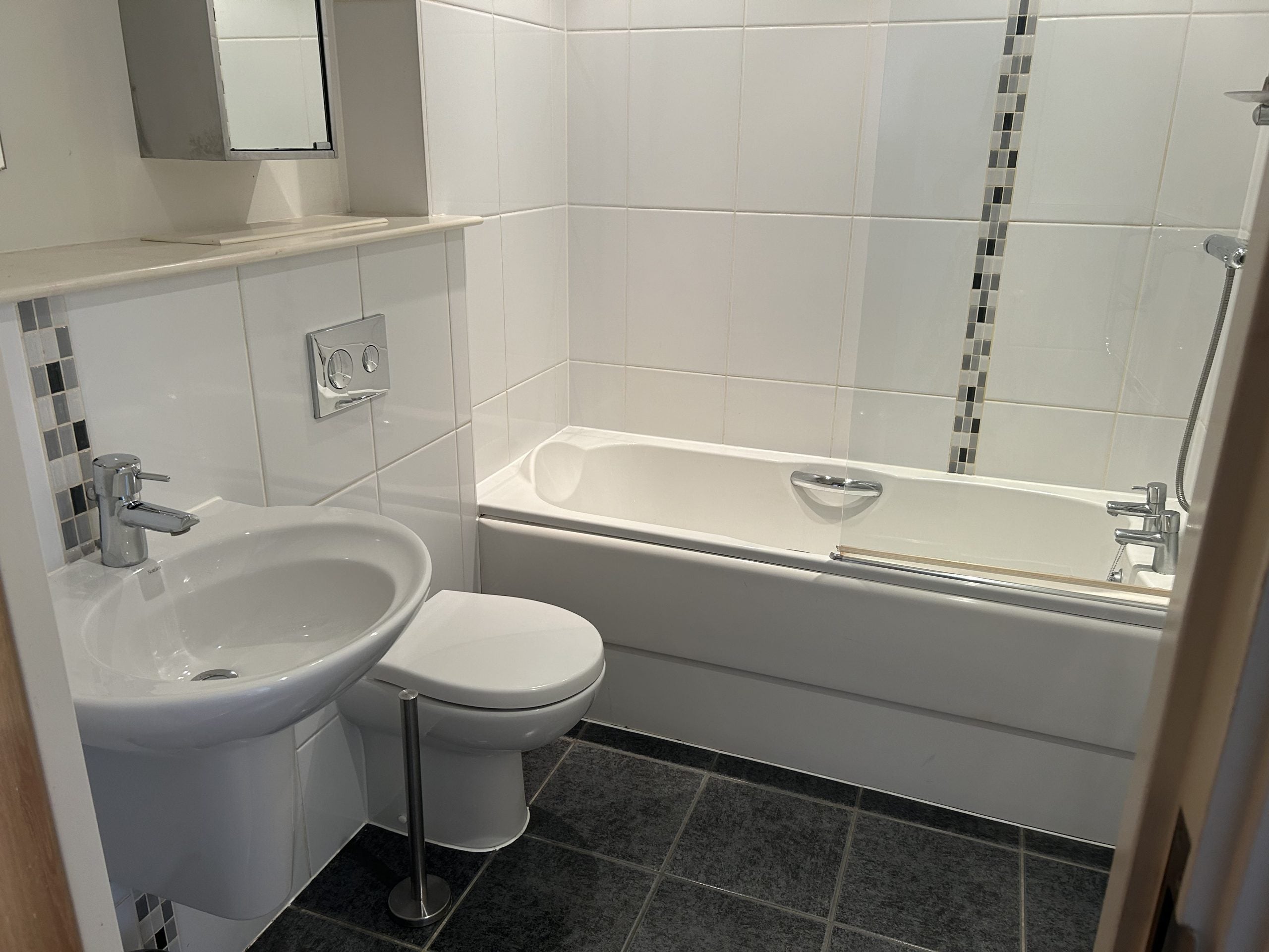 Flat Overstone Court in Cardiff