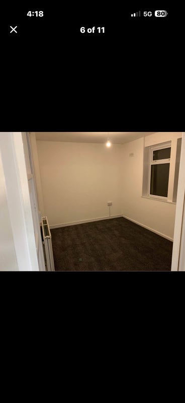 Room Waunscil Avenue in Bridgend