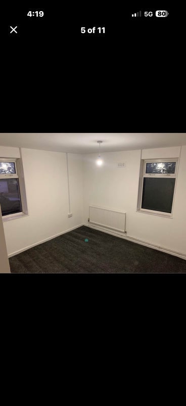 Room Waunscil Avenue in Bridgend