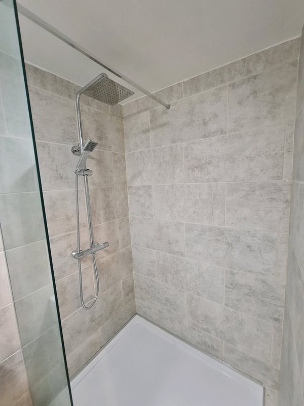 Room Battersea Rise in Greater London