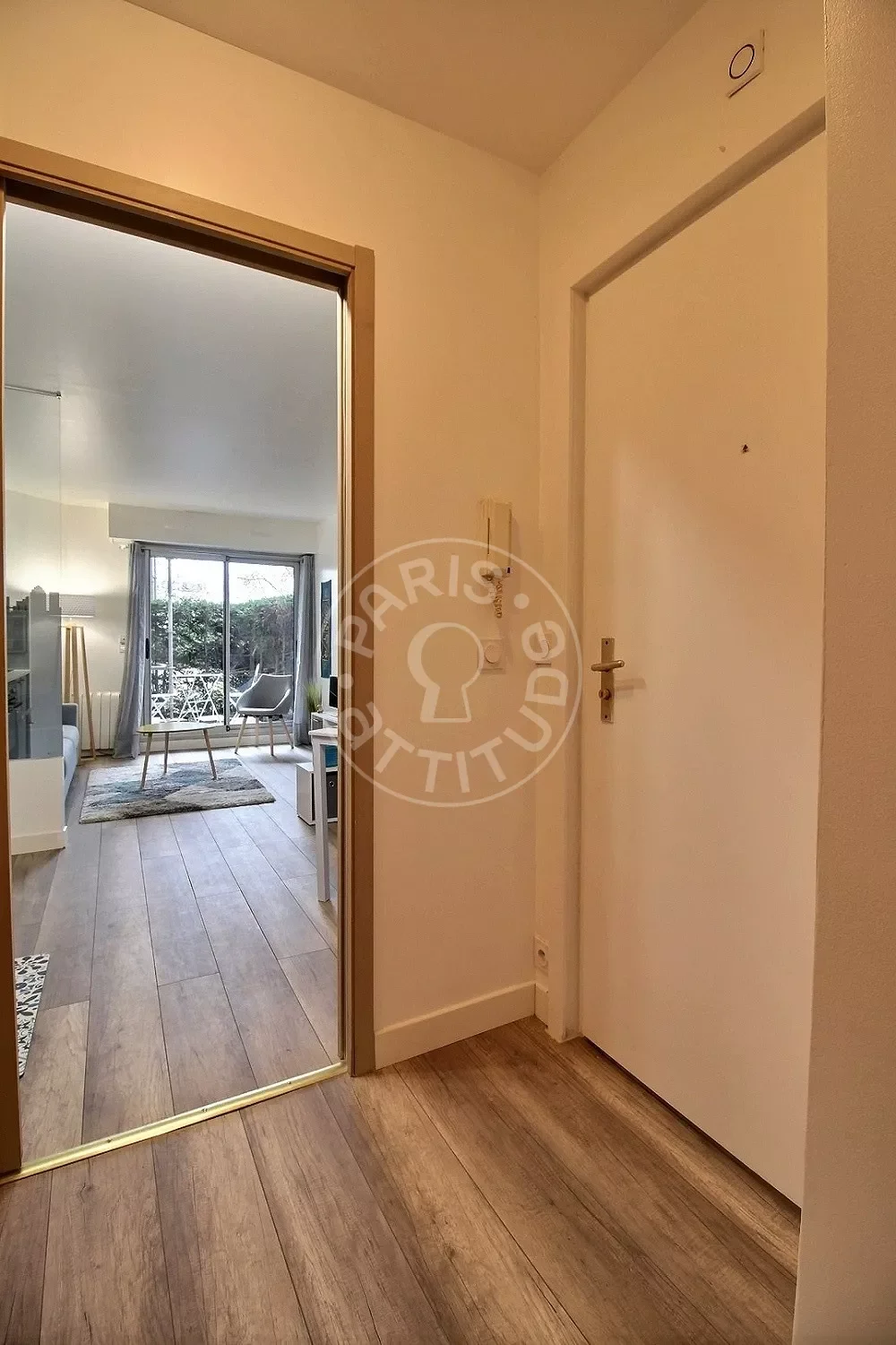 Flat Rue Vaugelas in Paris