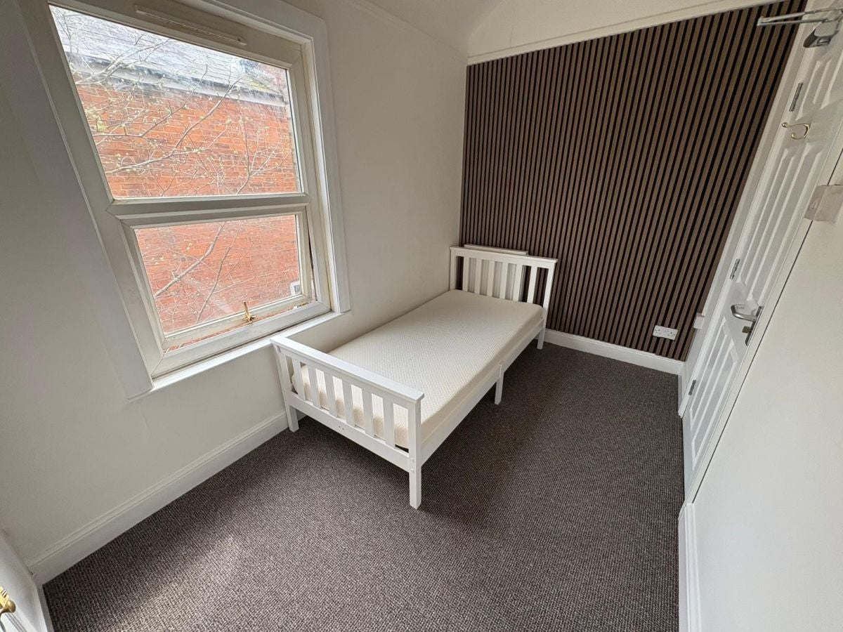 Room King's Road in Fenland District