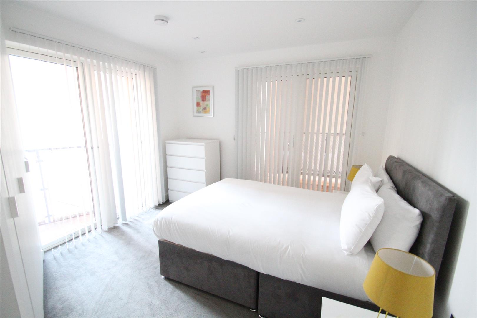 Flat Wenlock Road in Greater London