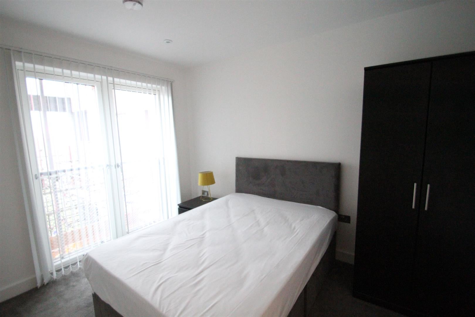 Flat Wenlock Road in Greater London