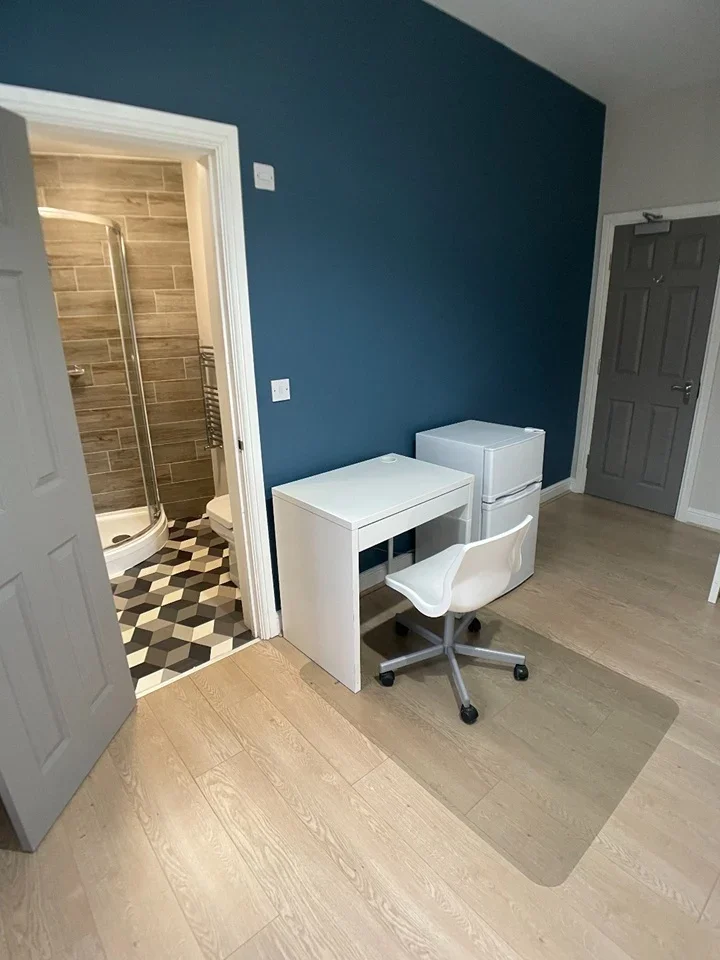 Room Douglas Road in Wigan
