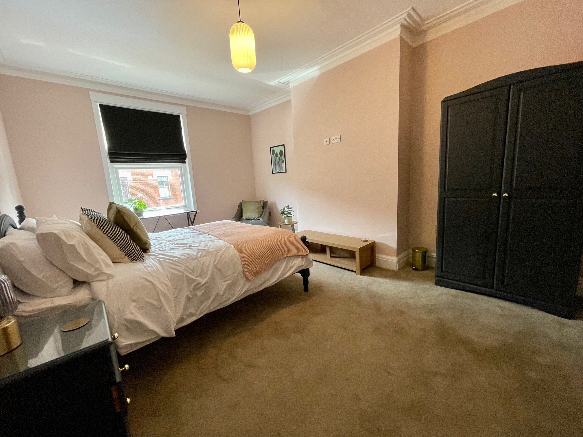 Room Sholebroke Mount in Leeds