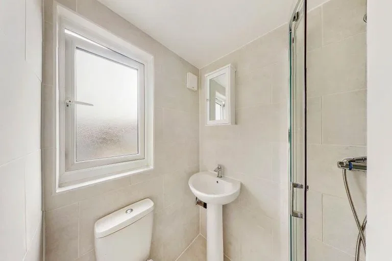 Flat Northolt Road in Greater London