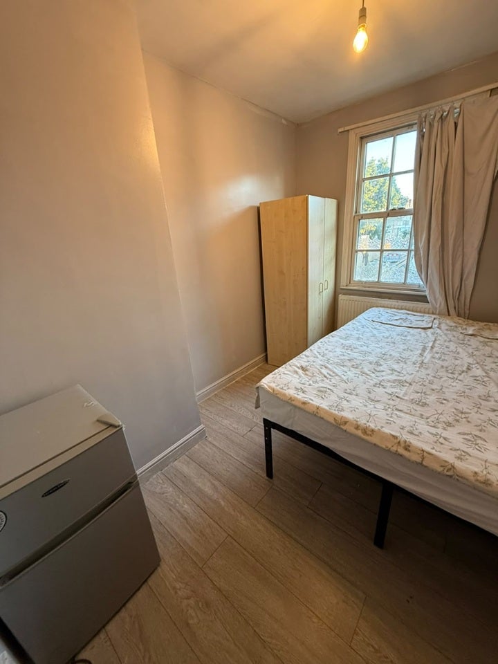 Room Lordship Lane in Greater London