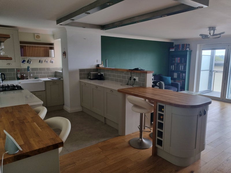 Room Longfleet Road in Poole