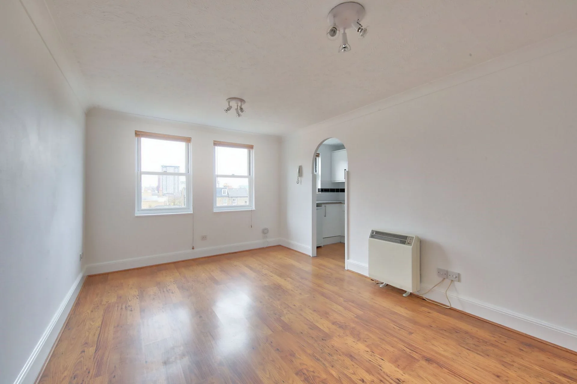 Flat East Hill in Greater London