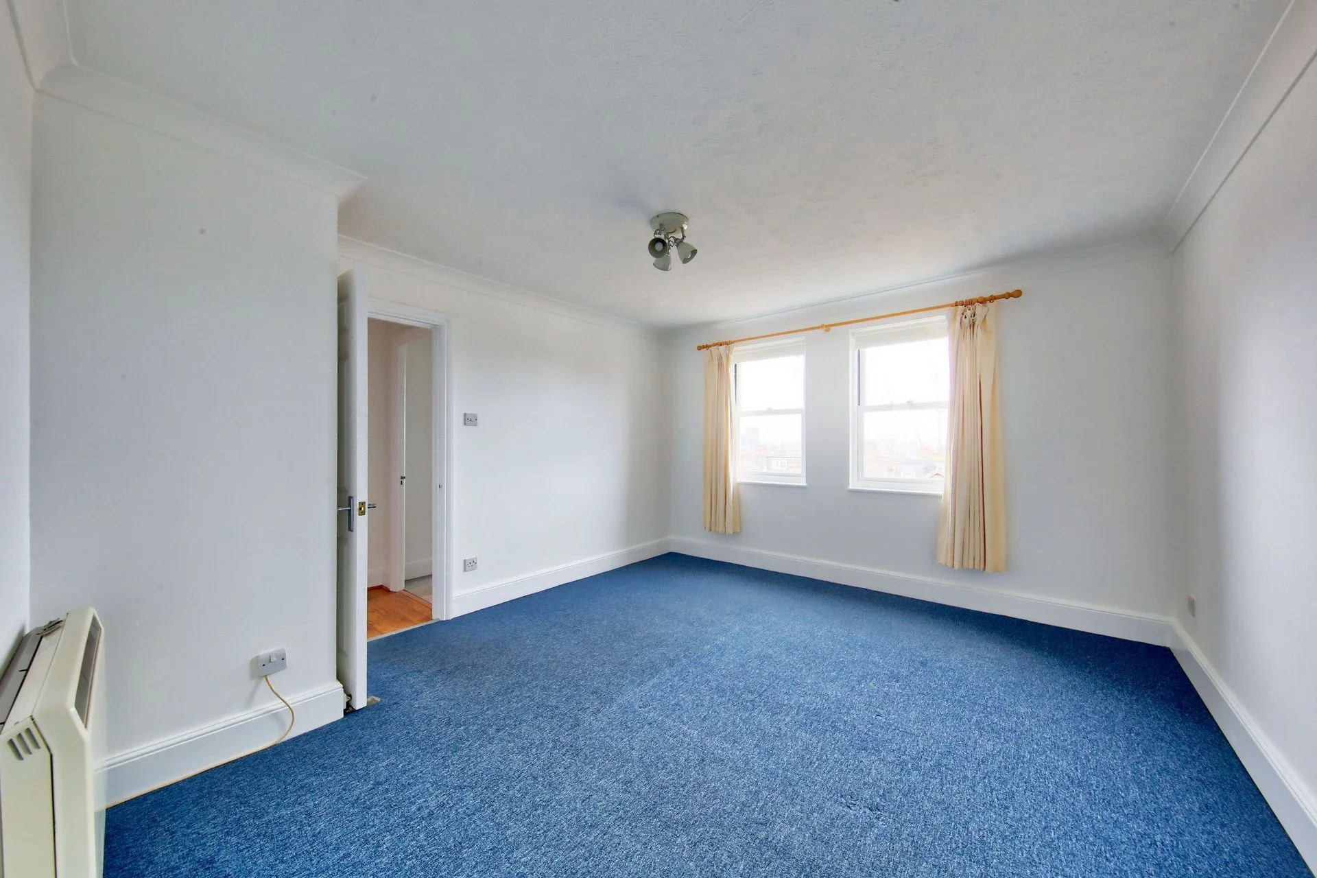 Flat East Hill in Greater London