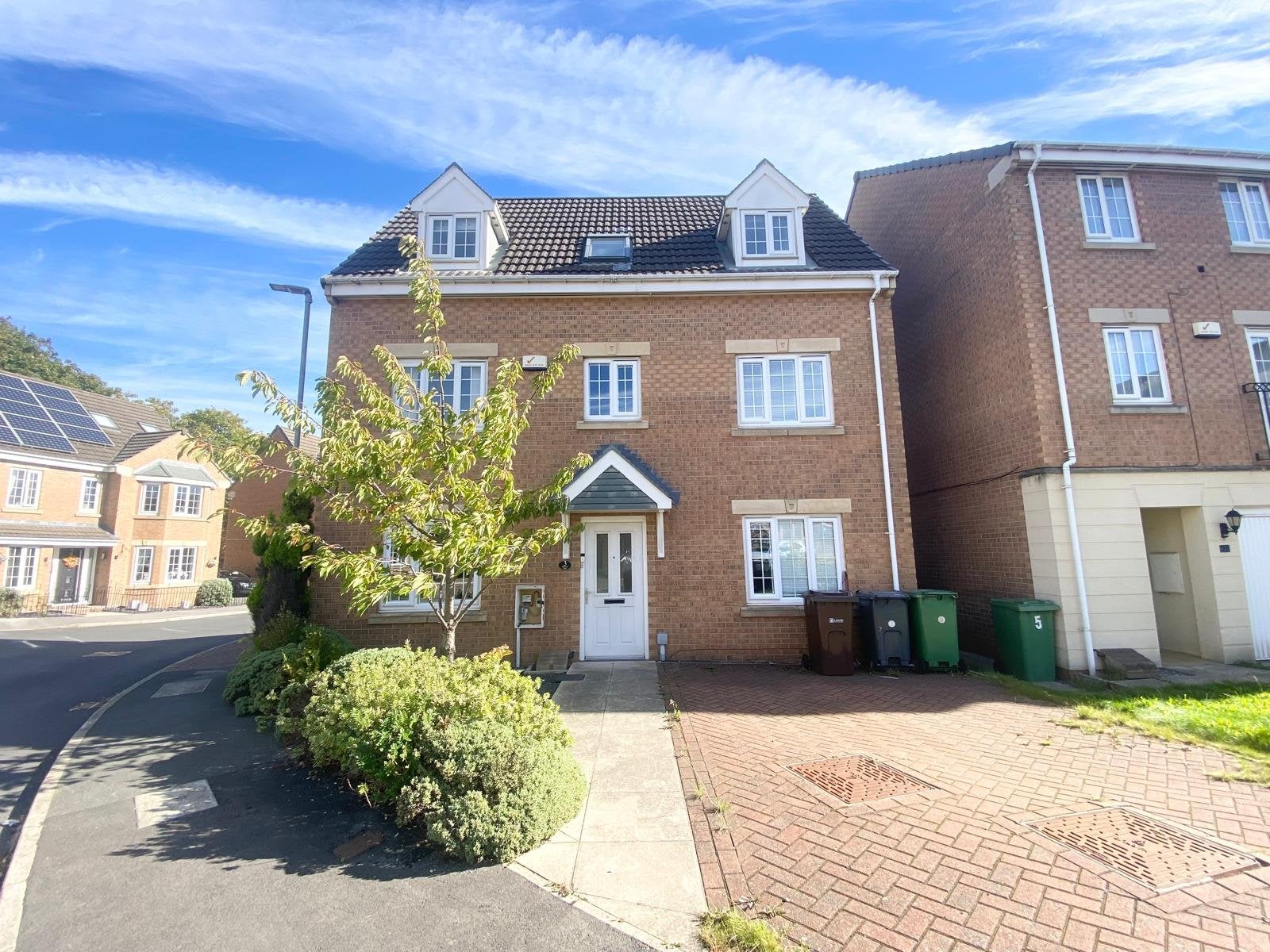 House Murray Way in Leeds