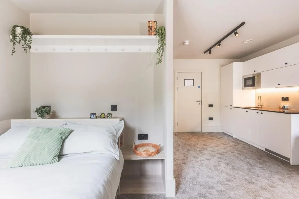 Flat Augustus Road in Greater London
