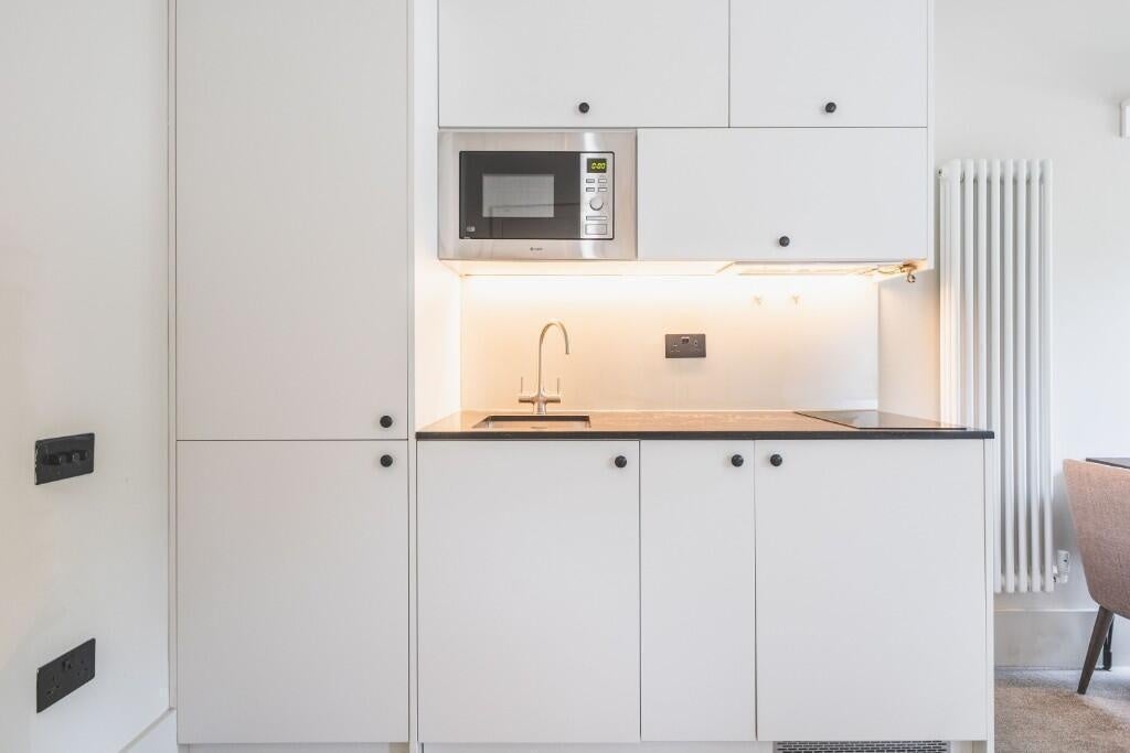 Flat Augustus Road in Greater London