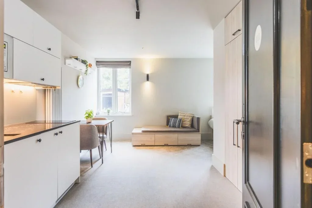 Flat Augustus Road in Greater London
