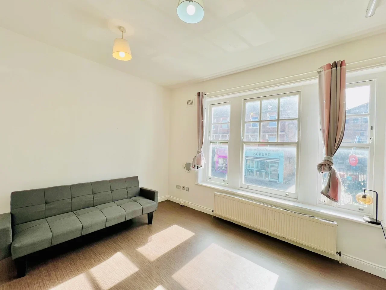 Flat Undine Street in Greater London