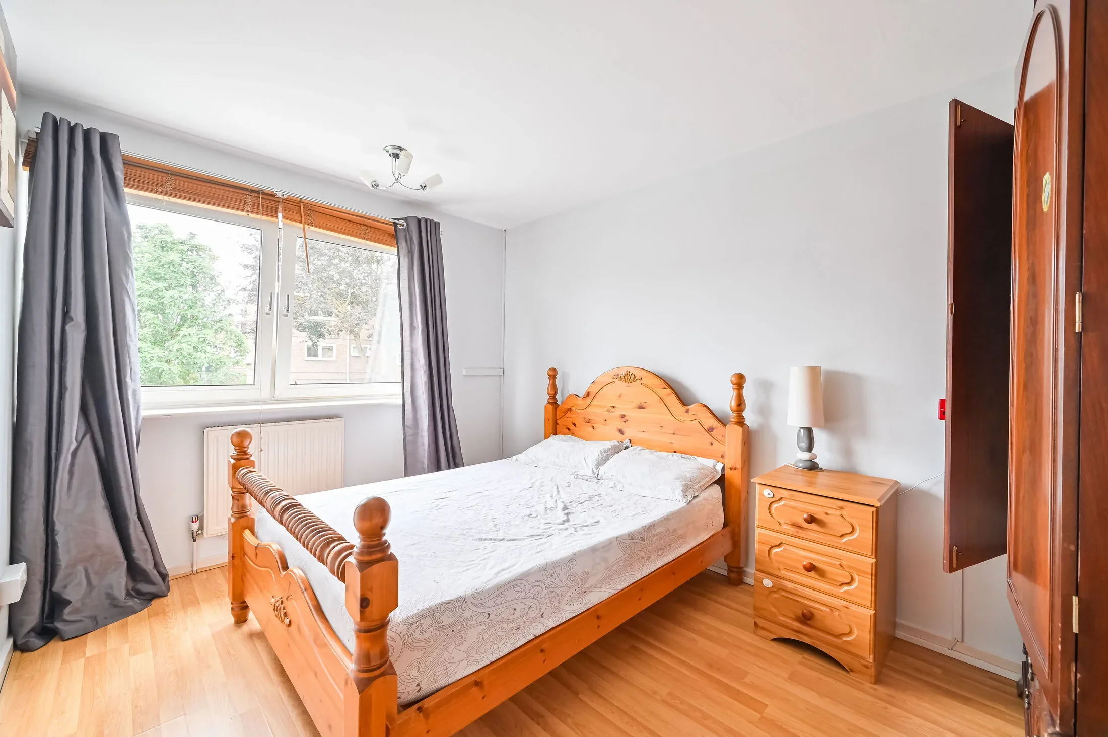 House Mortlake Road in Greater London