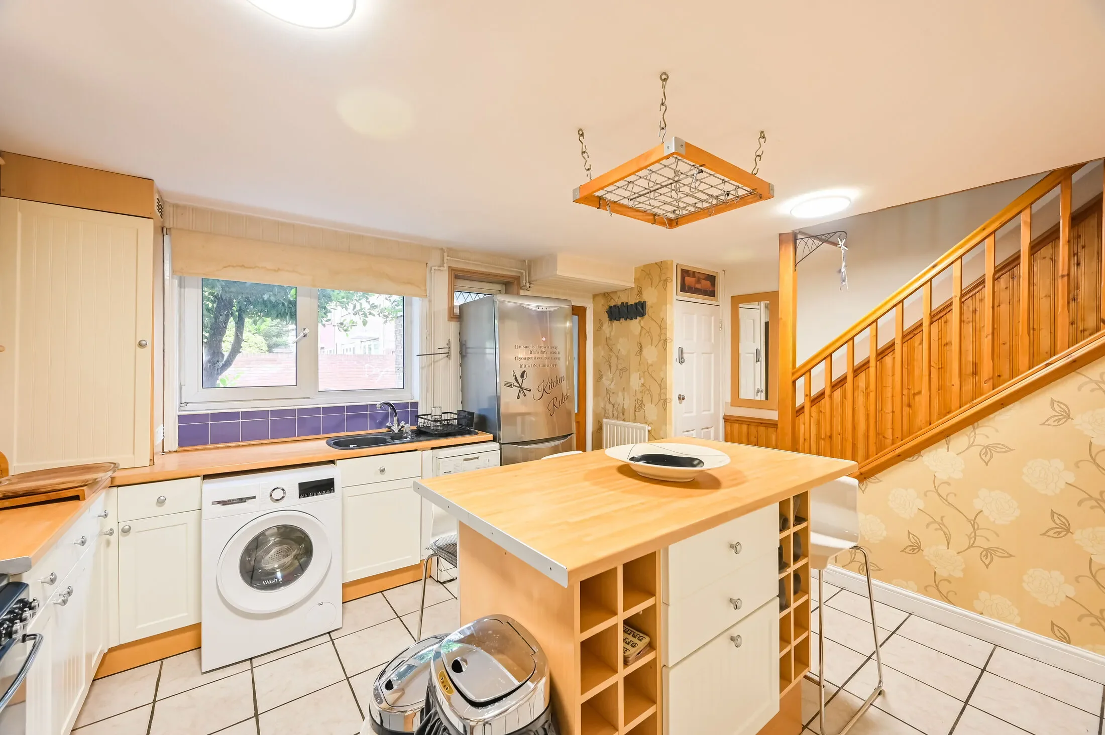 House Mortlake Road in Greater London