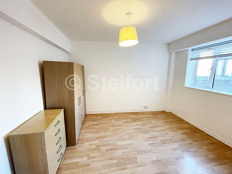 Flat Eversholt Street in Greater London