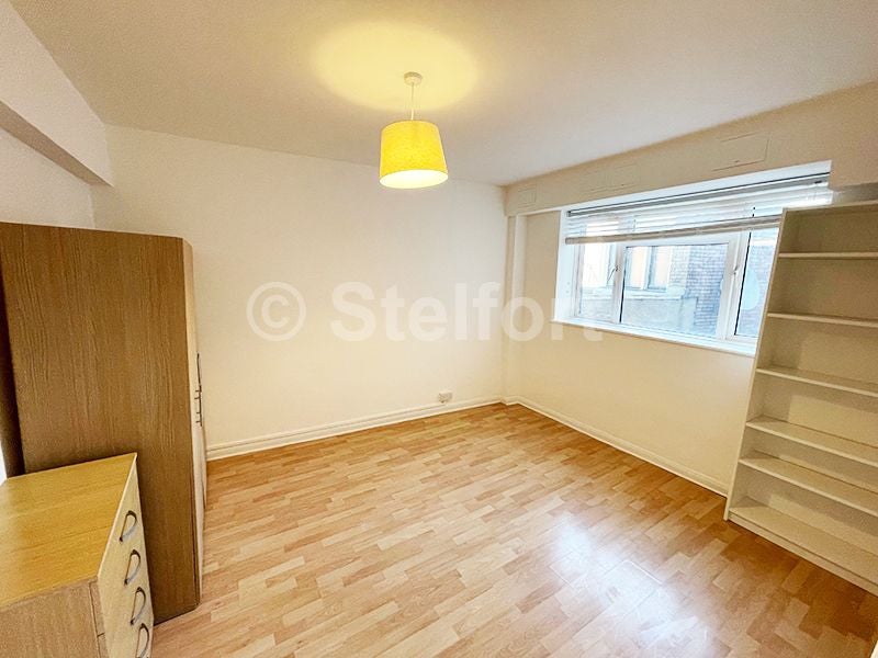 Flat Eversholt Street in Greater London