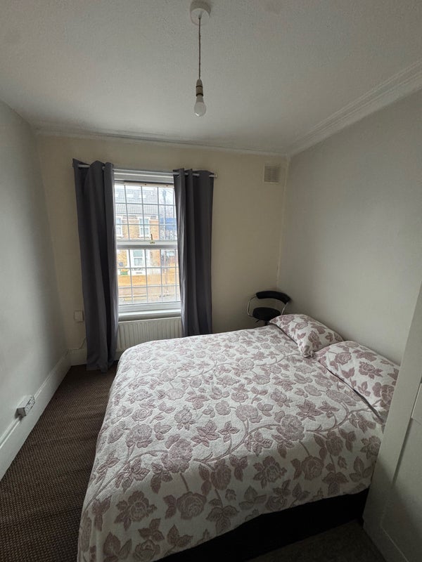 Room Sebert Road in Greater London