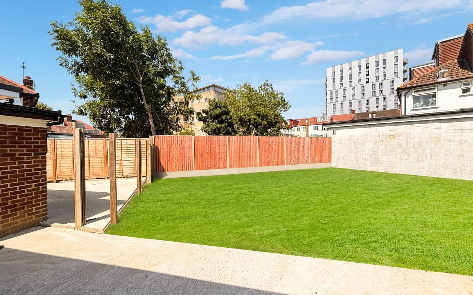 House Oak Gardens in Greater London